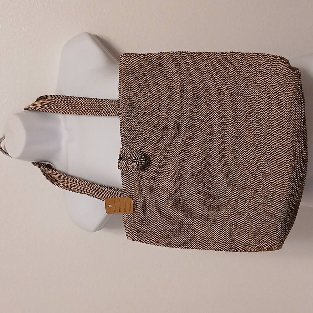 NWT Raffia bag with small pocket inside
